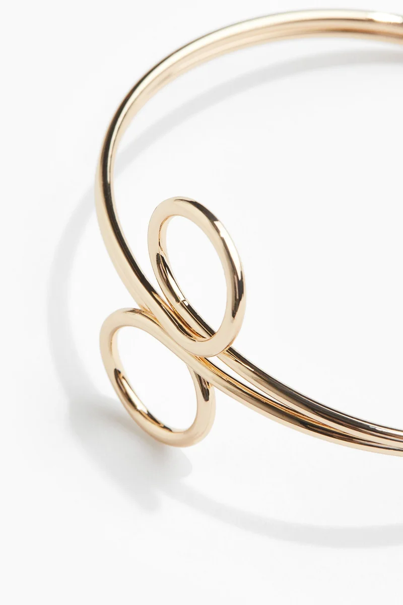 اتش اند ام سوار بتصميم أصفاد